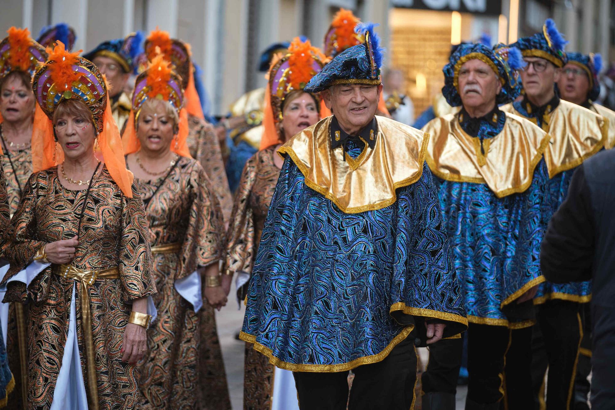 Los grupos del Carnaval actúan en la calle