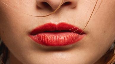 Trucos fáciles y virales para pintarse los labios (y que duren mucho)