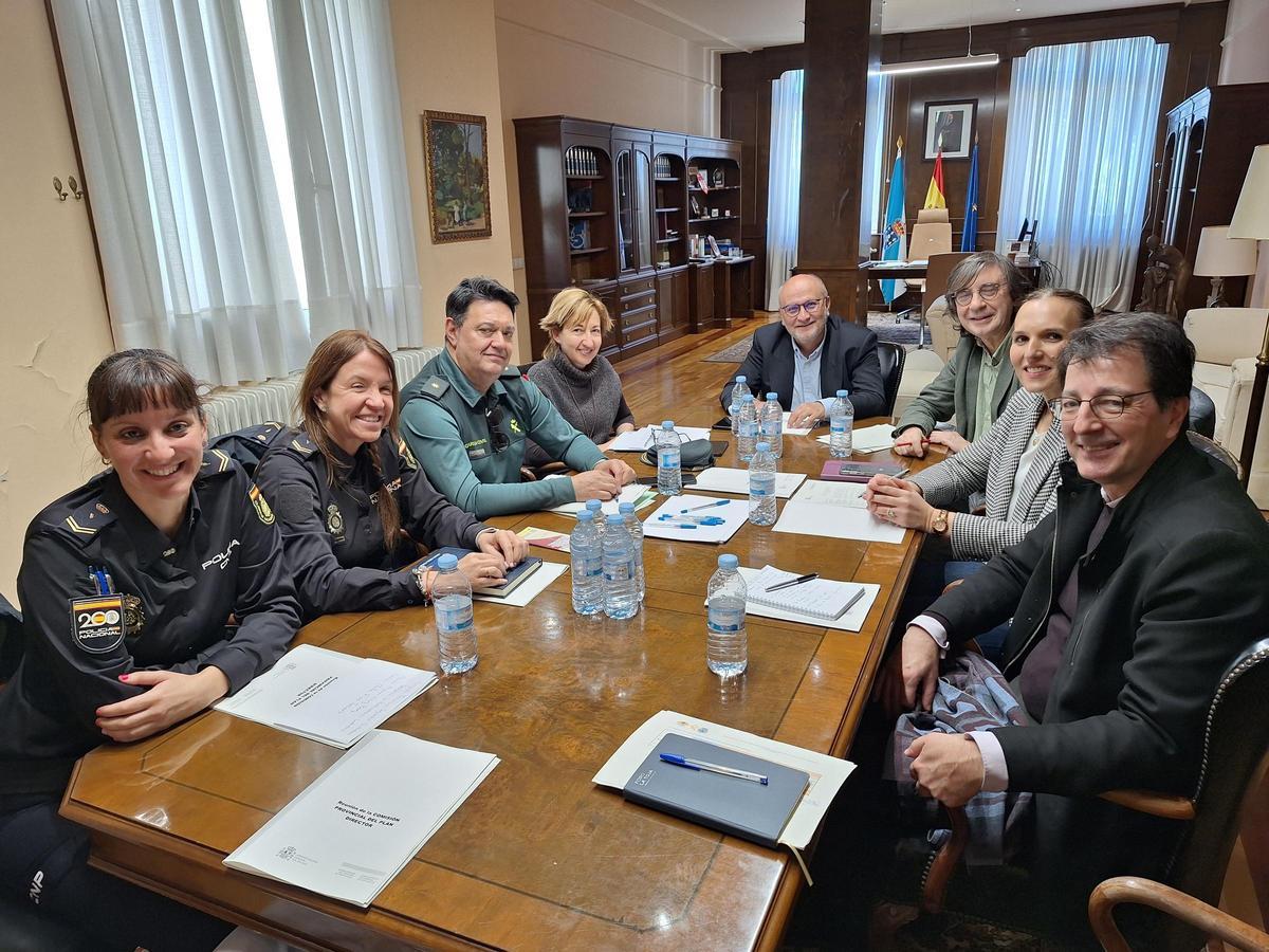 El Plan Director cerró 2025 con 2.482 vigilancias policiales y un aumento de las actividades sobre ciberacoso y adicciones.