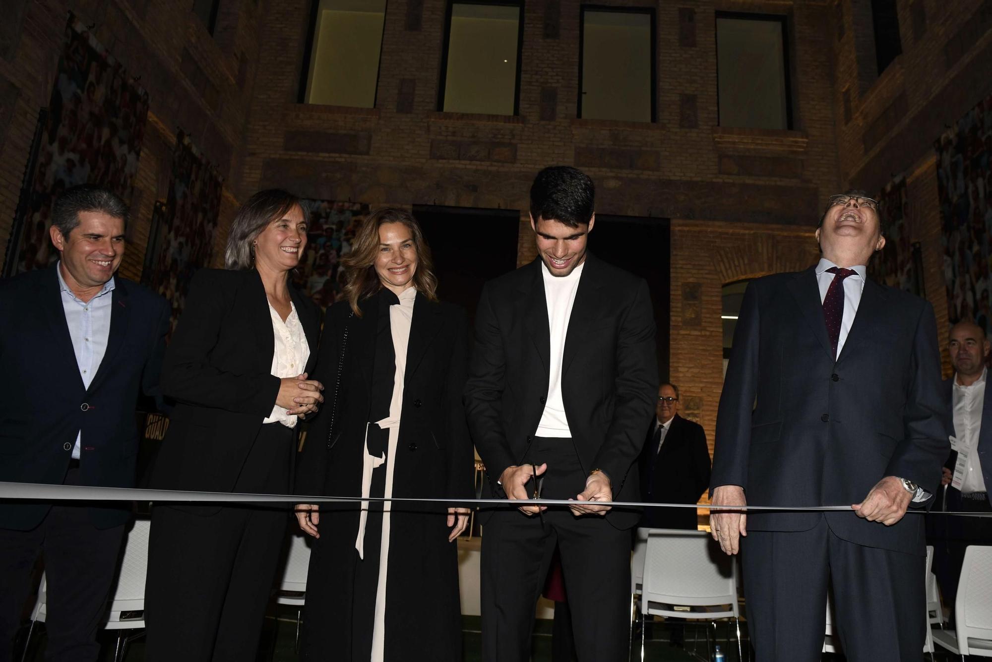 Así ha sido la inauguración de la exposición de Carlos Alcaraz en la Cárcel Vieja de Murcia