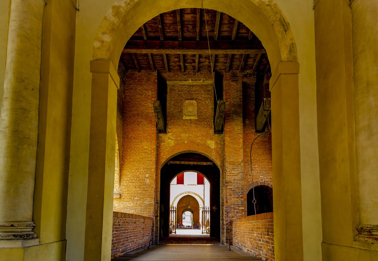 Entrada al castillo Estense, en Ferrara.