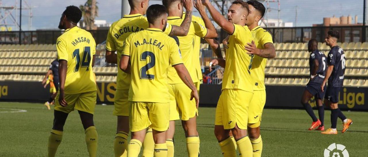 El Villarreal B celebra el gol de Collado a los 54 minutos de partido