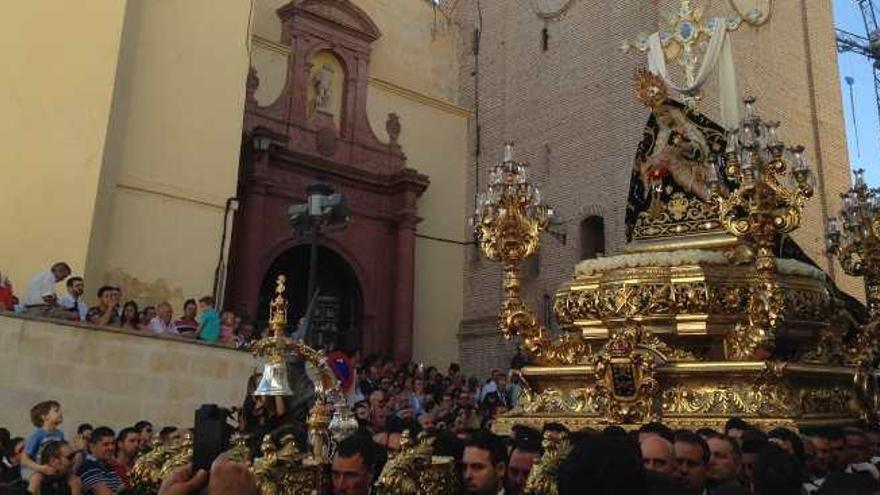 Vélez corona a la Virgen de las Angustias