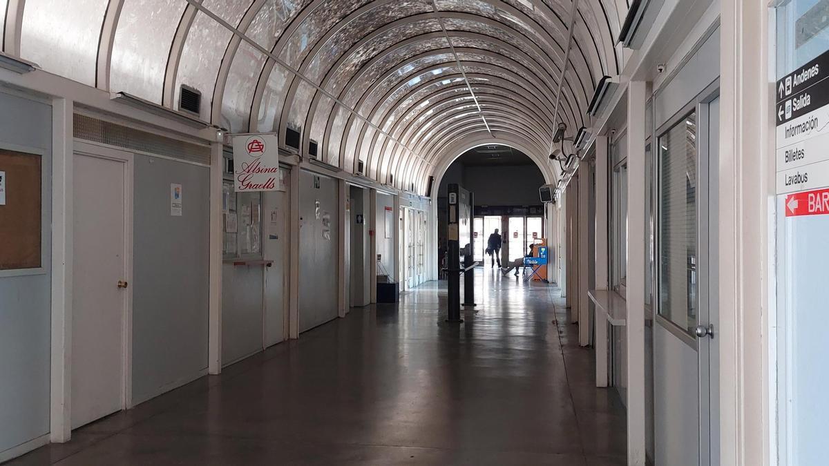 Les instal·lacions de l'estació d'autobusos de Manresa sense llum