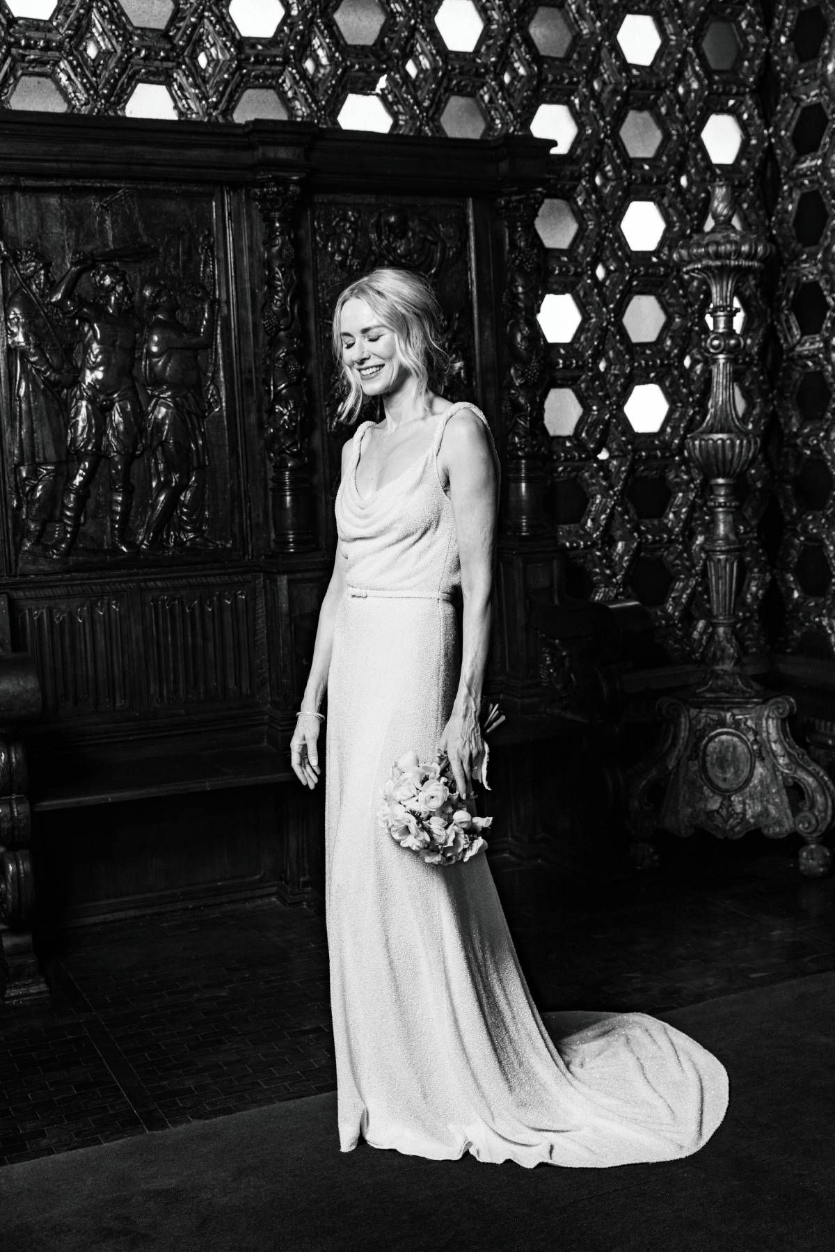 Naomi Watts con vestido de Alta Costura de Dior para su boda en México