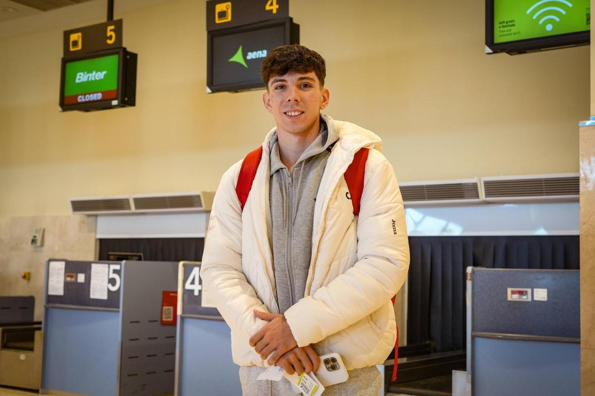David García Zurita, joven deportista que viaja a Tenerife en el primer vuelo desde Badajoz.