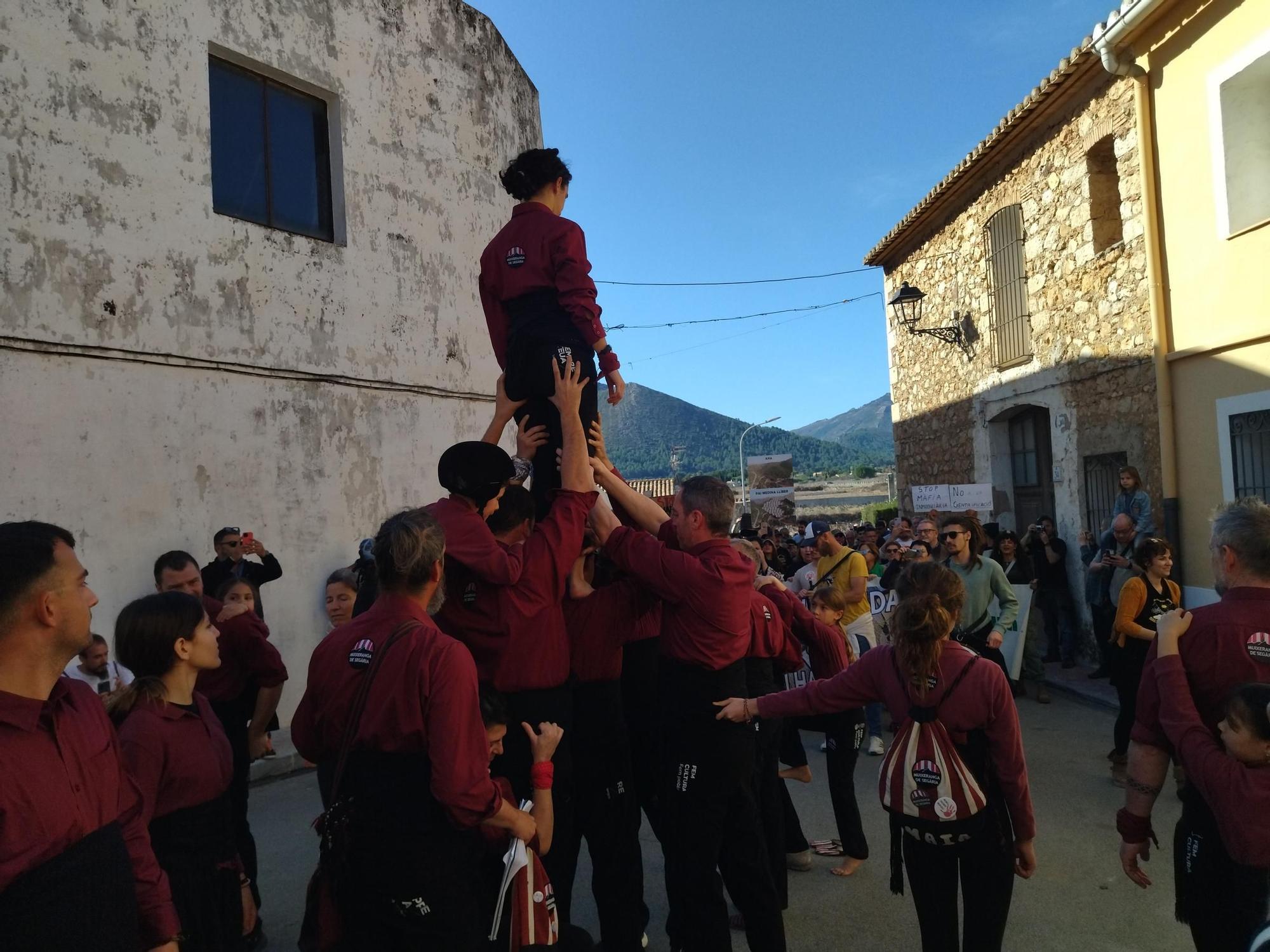 Así ha sido la masiva manifestación de Llíber contra el PAI de 488 casas (imágenes)