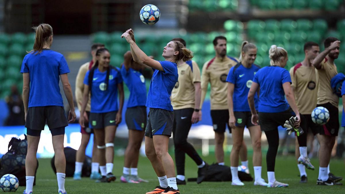 El FC Barcelona femenino durante el entrenamiento de este viernes en Lisbo para disputar mañana la final de la Liga de Campeones femenina contra el Arsenal