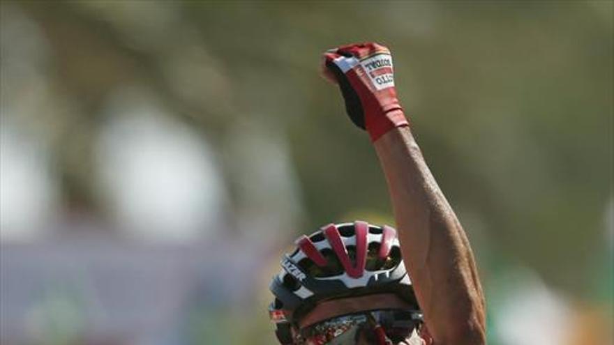 La Vuelta descubre a Enric Mas y Contador sigue con su fiesta