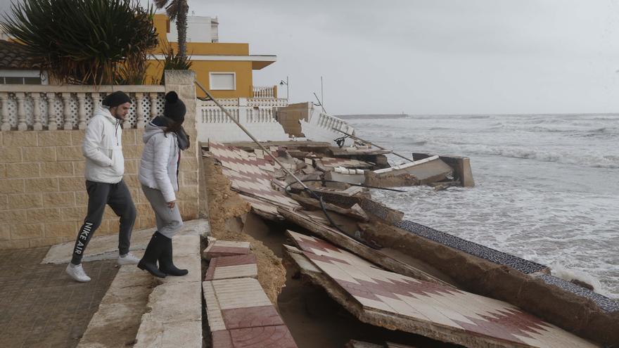 El Perelló 2020. El temporal Gloria azotó la costa en enero de 2020. Provocó graves daños en las playas de la Ribera. El paseo marítimo de El Perelló quedó destrozado.
