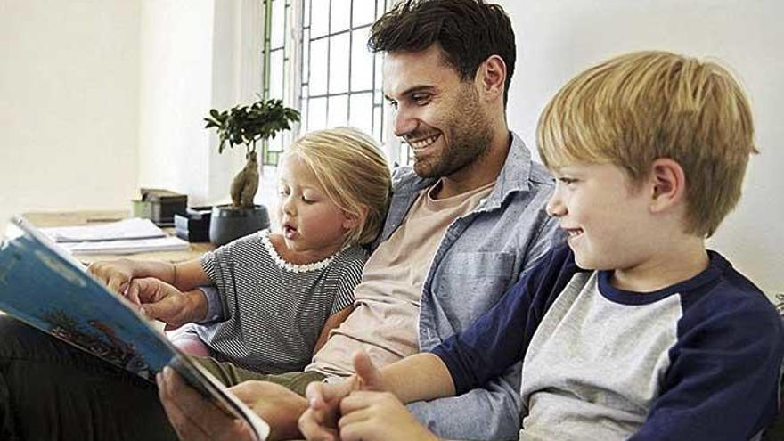 La lectura compartida en voz alta resulta beneficiosa para todos, grandes y pequeÃ±os.