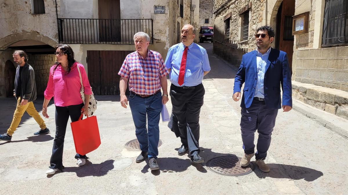 El presidente de la DPT, Manuel Rando, y el diputado de Cultura y Turismo, Diego Piñeiro, han visitado Puertomingalvo