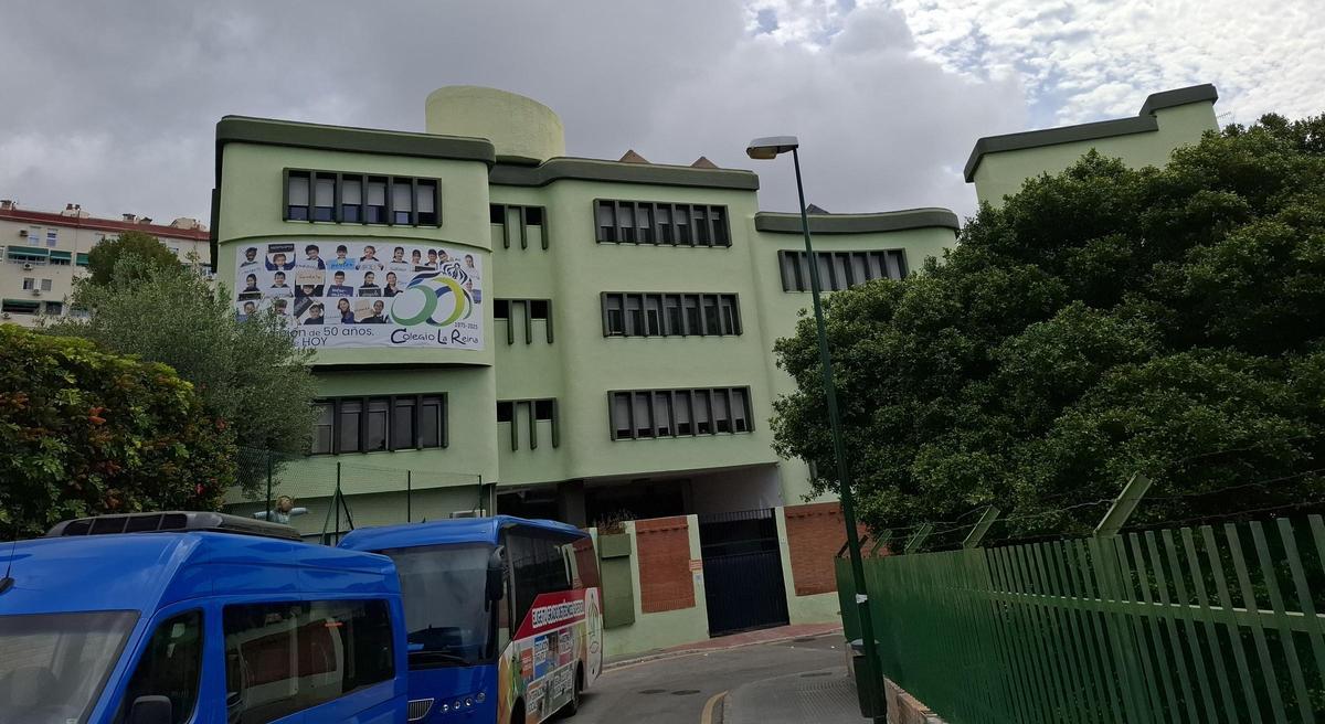 Fachada del colegio, situado en el barrio de Fuente Olletas, en el distrito Centro de Málaga.