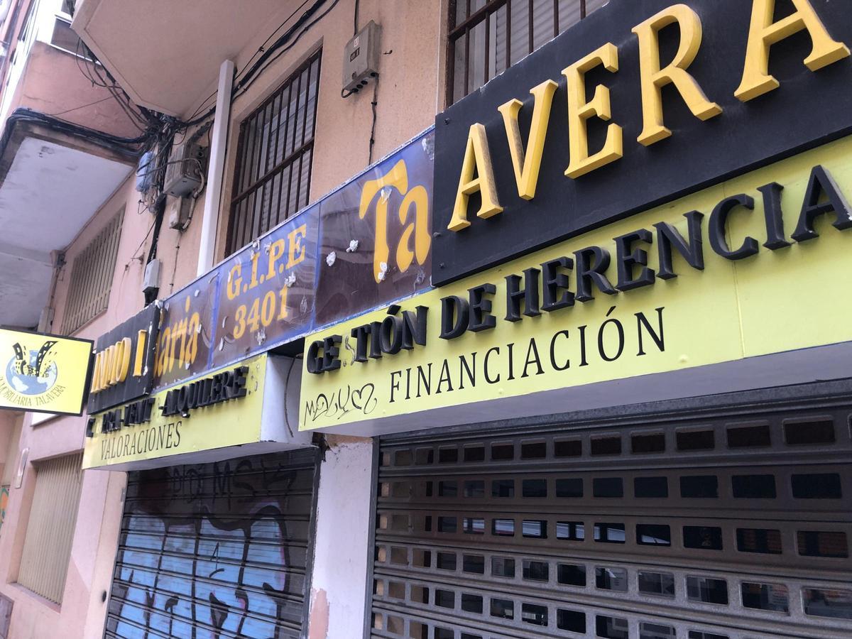 Fotogalería | La calle Salamanca, de Pinturas Mayo al Tambo
