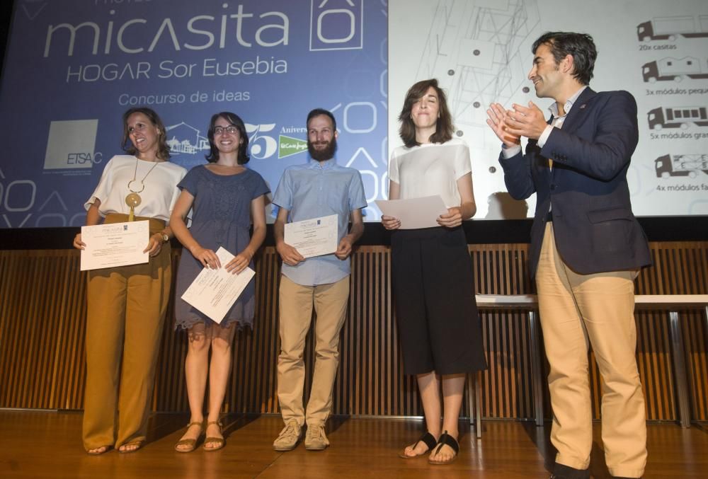 La propuesta "A través del hogar", realizada por cuatro arquitectos y una estudiante, ha ganado hoy el concurso "MiCasita" que buscaba la mejor solución habitacional para los sintecho de A Coruña.