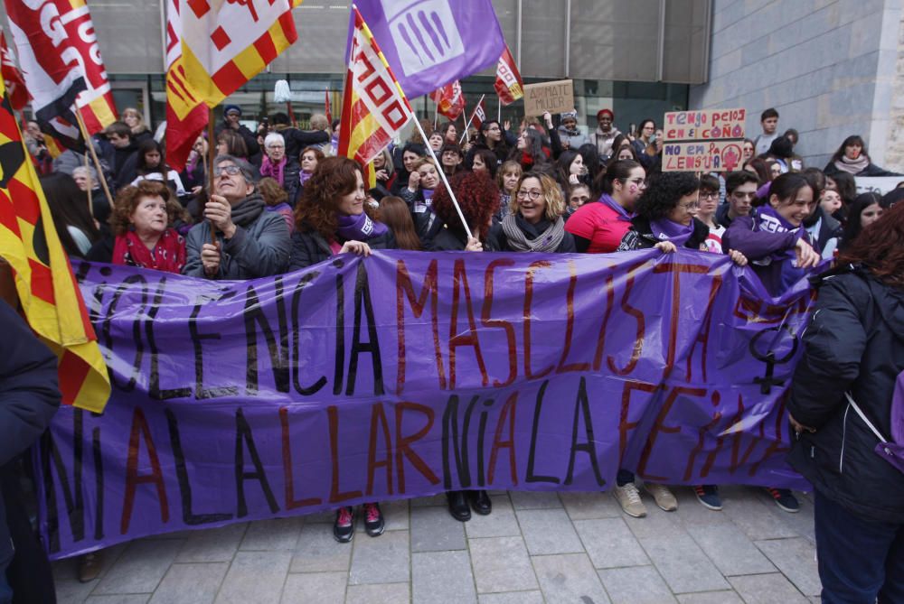 Mobilització a Girona amb motiu de la vaga feminista