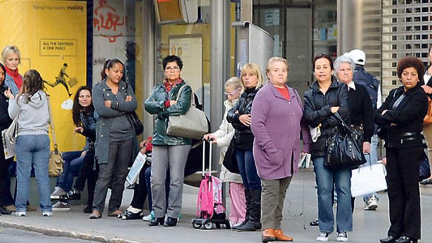 Los paneles de la EMT también informan de cuándo pasa el bus.