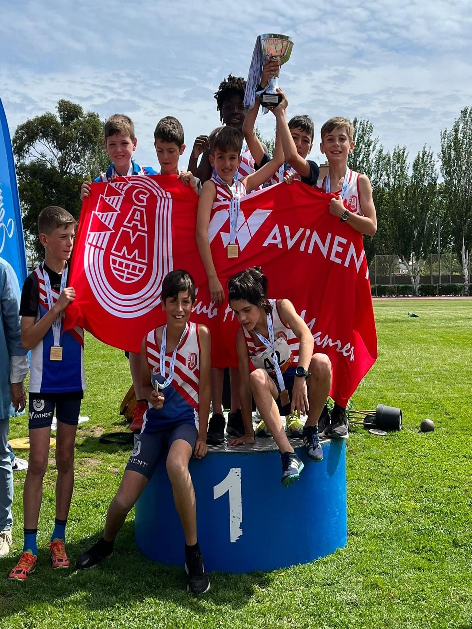 L&#039;equip sub-12 masculí de l&#039;Avinent també es va enfilar al capdamunt del podi