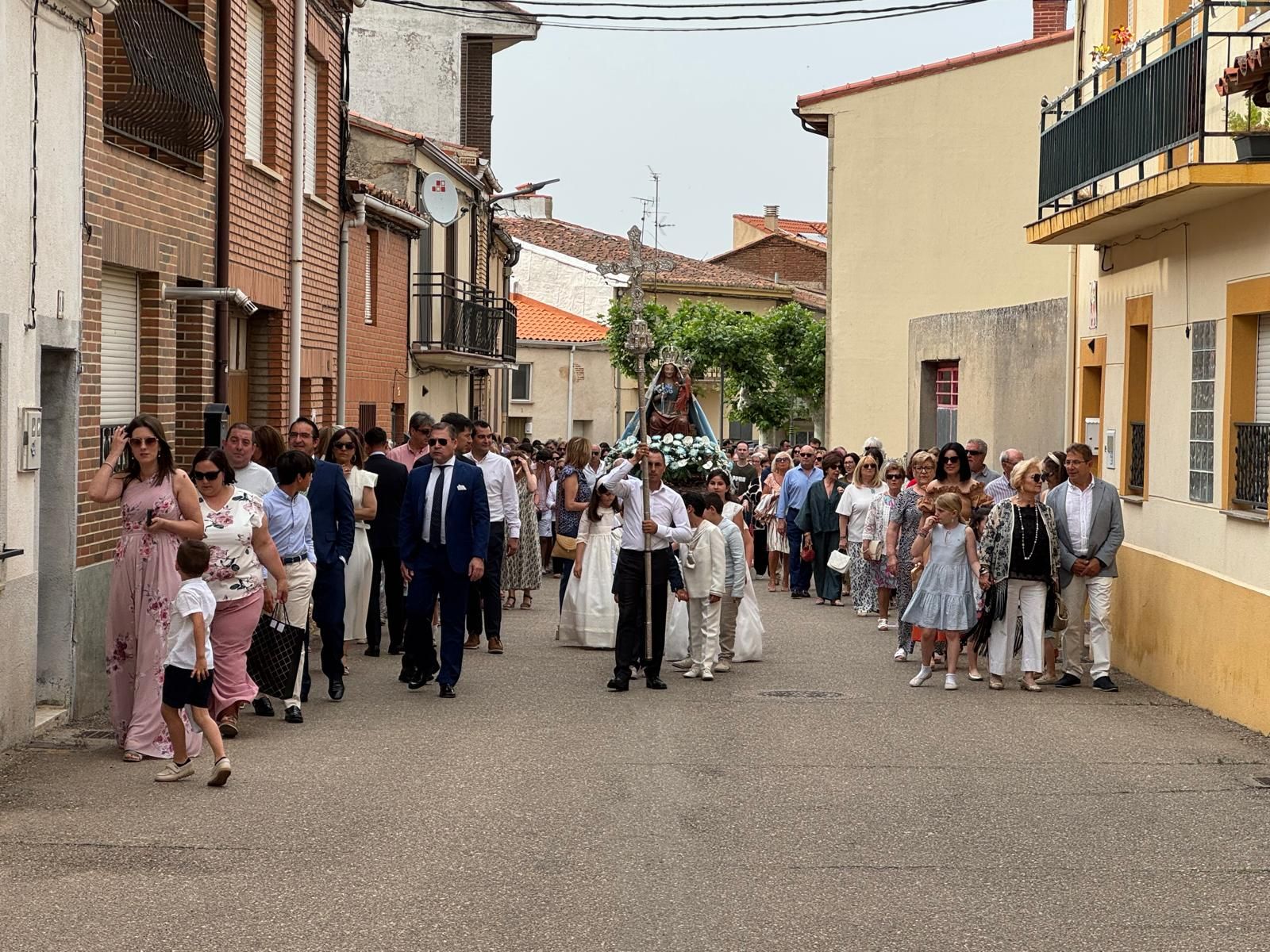 GALERÍA | La Virgen de la Antigua vuelve a su morada en Fuentesaúco