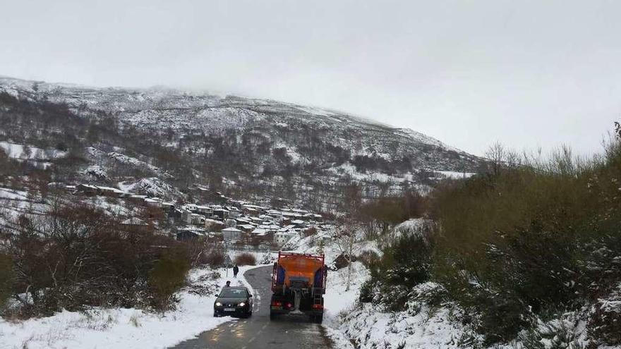 Mantener limpias las carreteras en invierno, uno de los cometidos de los contratos.