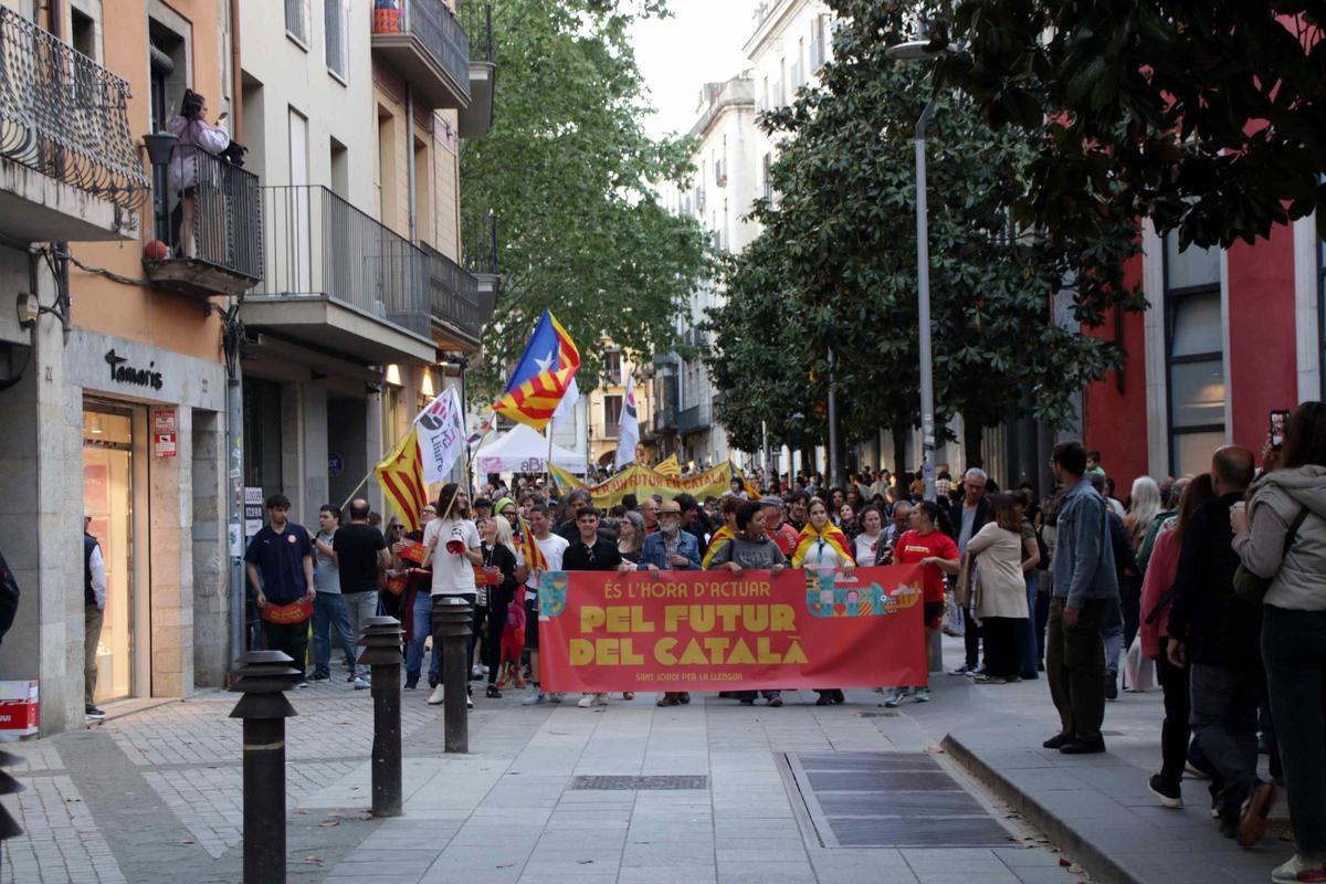 Les imatges de la mobilització en defensa del català a Girona