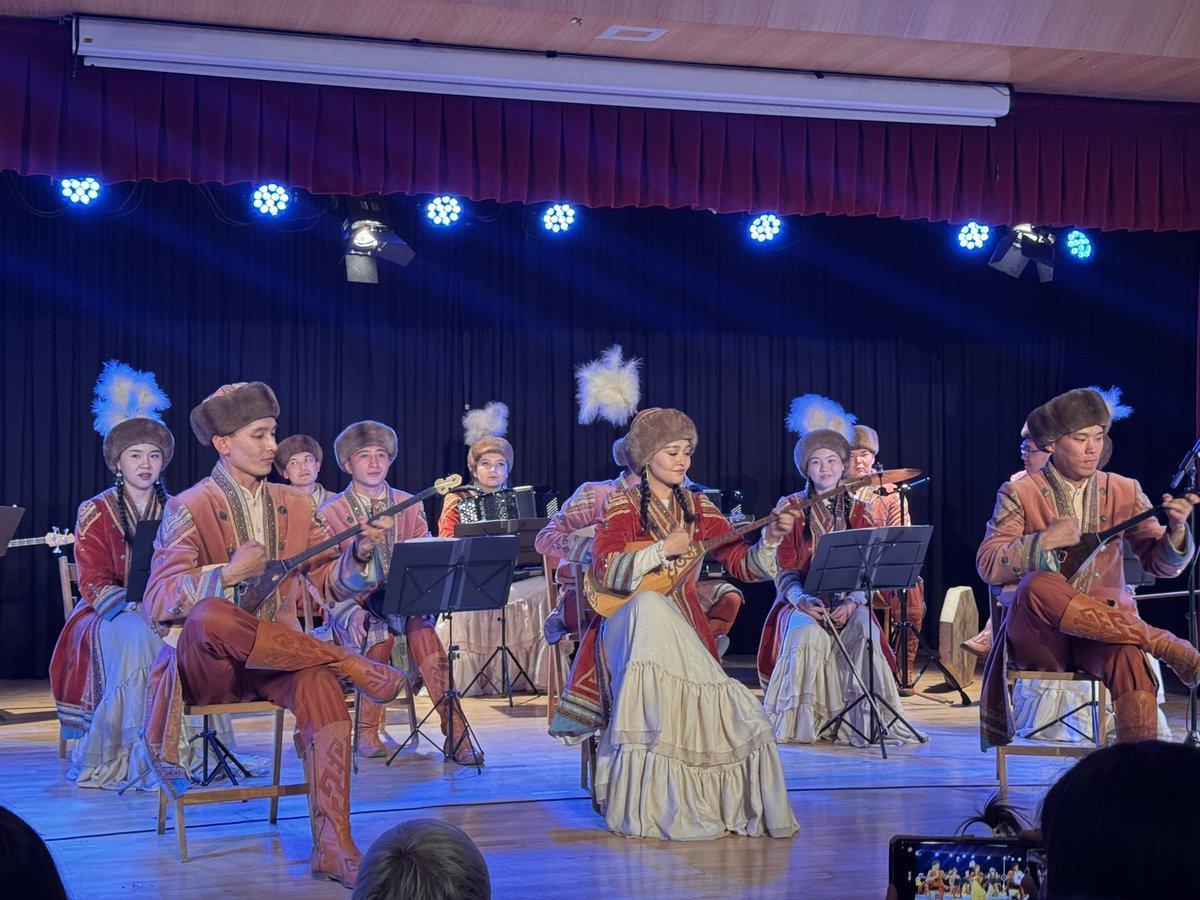 Concierto con música tradicional kazaja