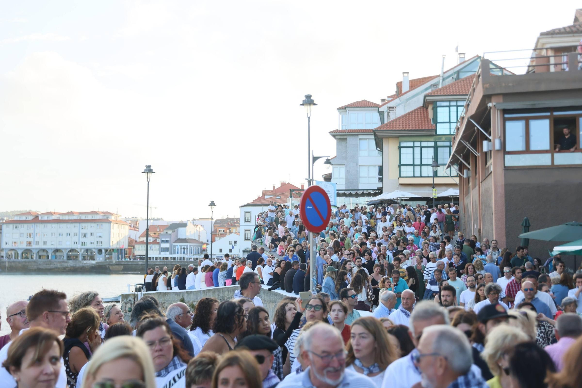 EN IMÁGENES: La procesión de "la llamada de la mar" en el Carmen de Luanco