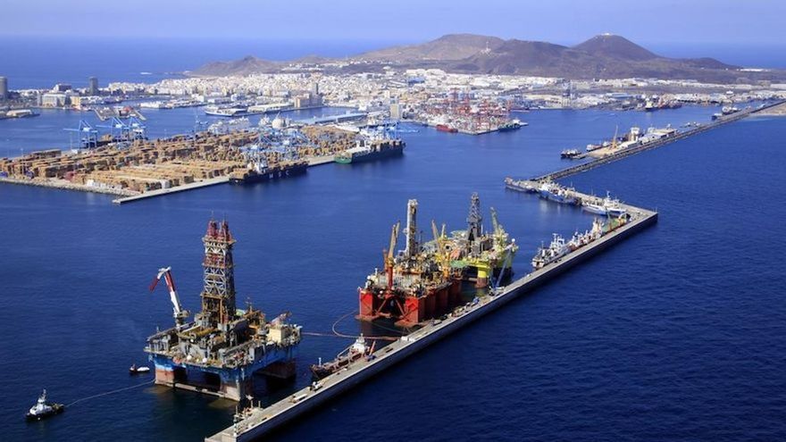 Ya &quot;no&quot; existe &quot;ninguna mancha&quot; del vertido en el puerto de Las Palmas