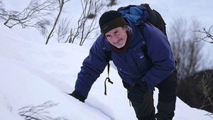 Andoni Canela, buscando lobos en la Cordillera Cantábrica