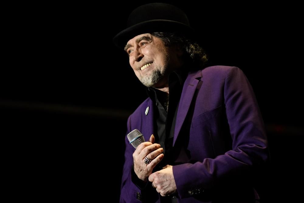 Joaquín Sabina cautiva a más de 6.000 almas en Gijón.