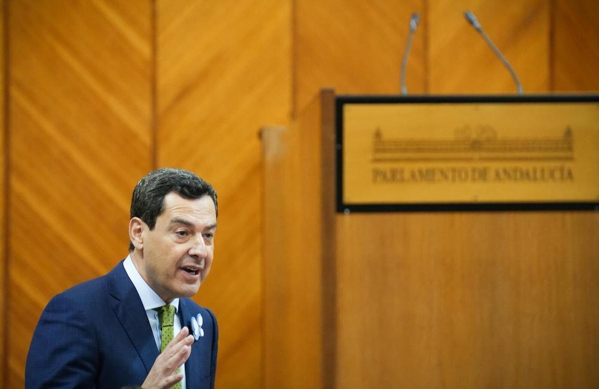 12/03/2026 El presidente de la Junta de Andalucía, Juanma Moreno, en el pleno del Parlamento del 12 de marzo de 2026. POLITICA MARIA JOSE LOPEZ / EUROPA PRESS