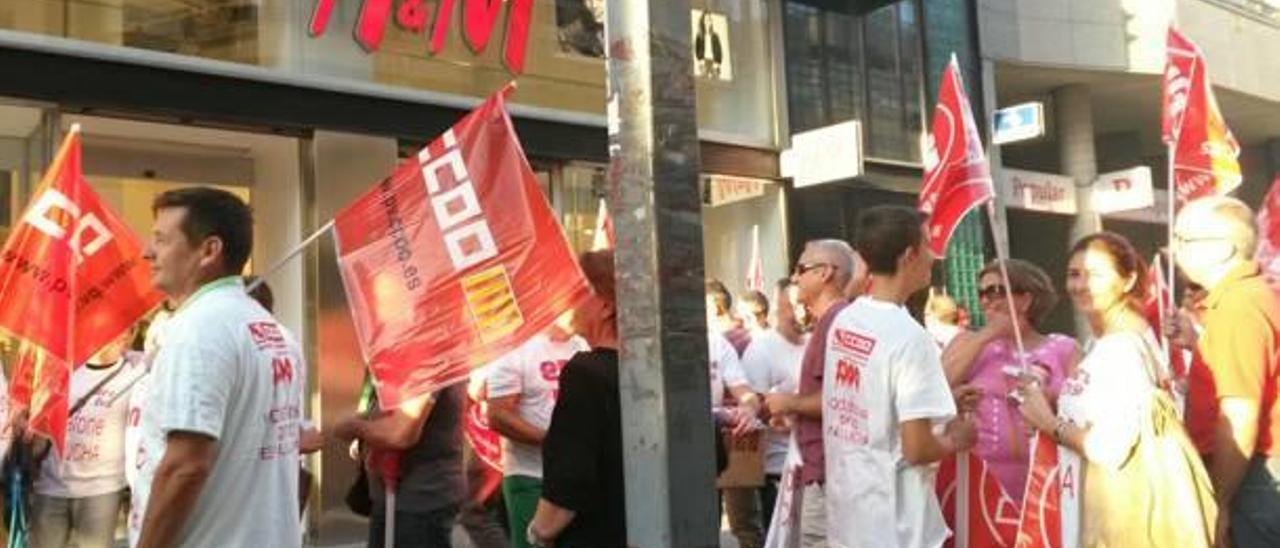 Protesta en Alicante contra el ERE en Ono y Vodafone