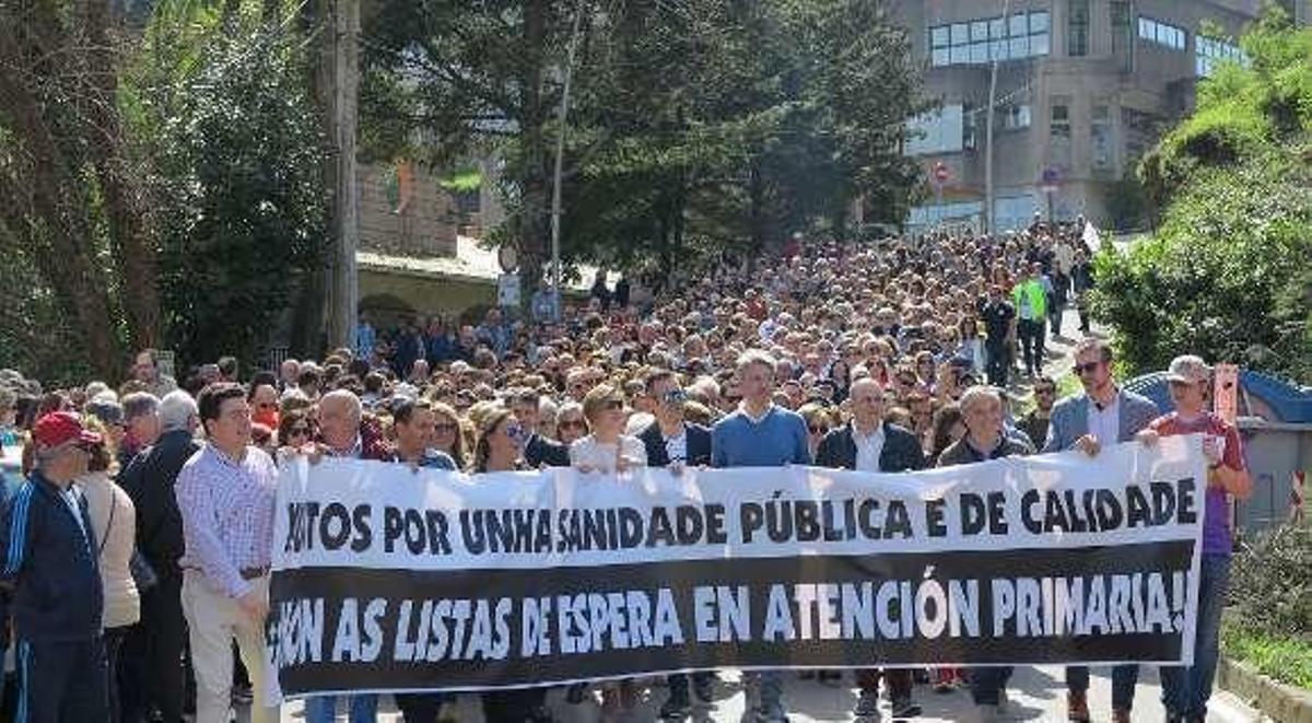 El 20% de la población de O Grove sale a la calle para gritar "basta" al deterioro de la sanidad