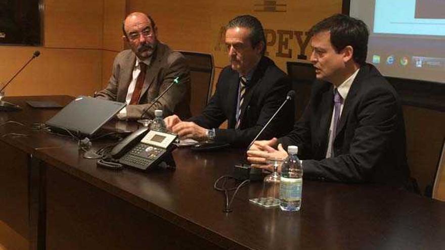 Vicente Marrero, Carlos Franchy y Andrés Fernández participaron de las jornadas.