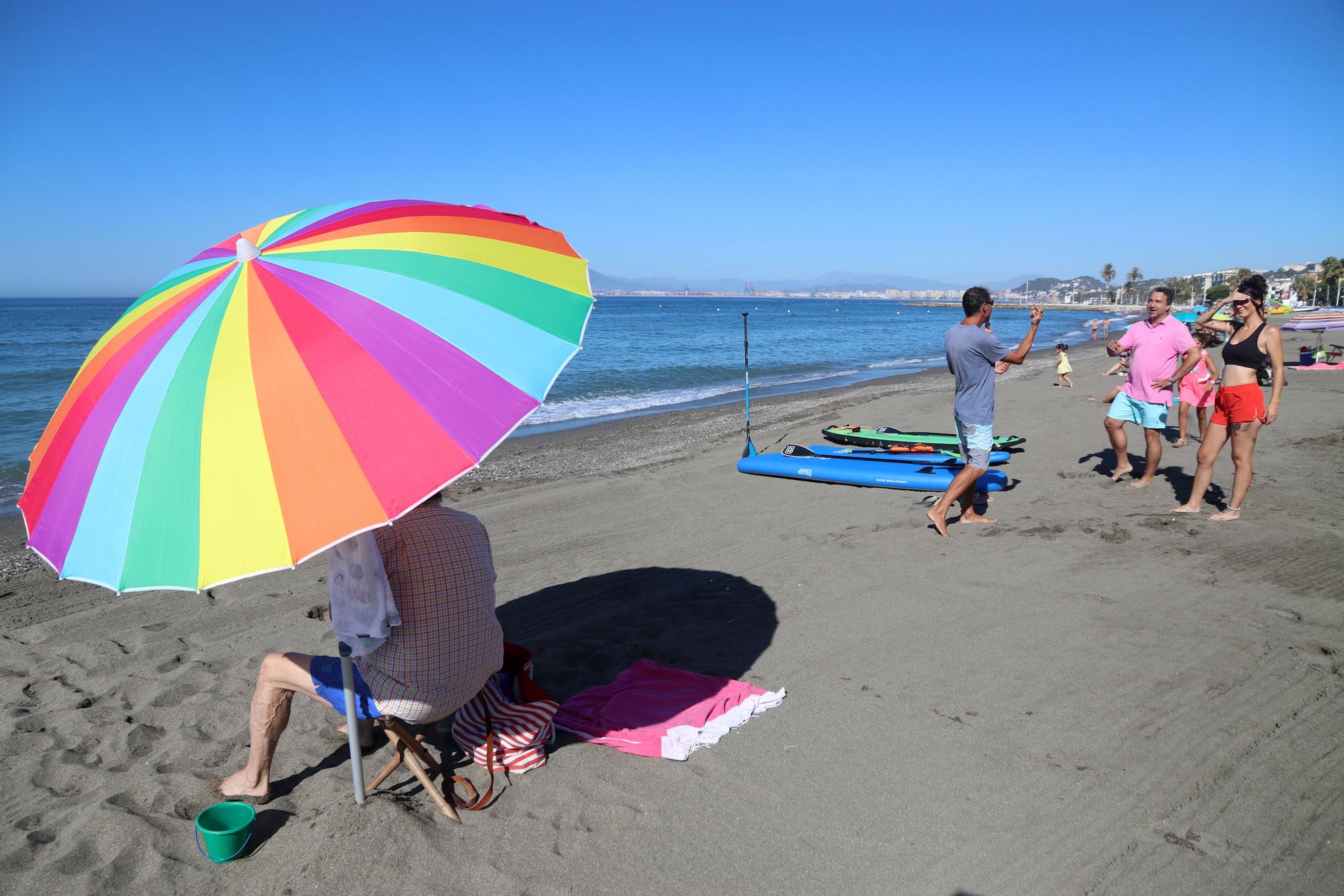 Aumenta la práctica de surf y paddel surf en las playas de Málaga