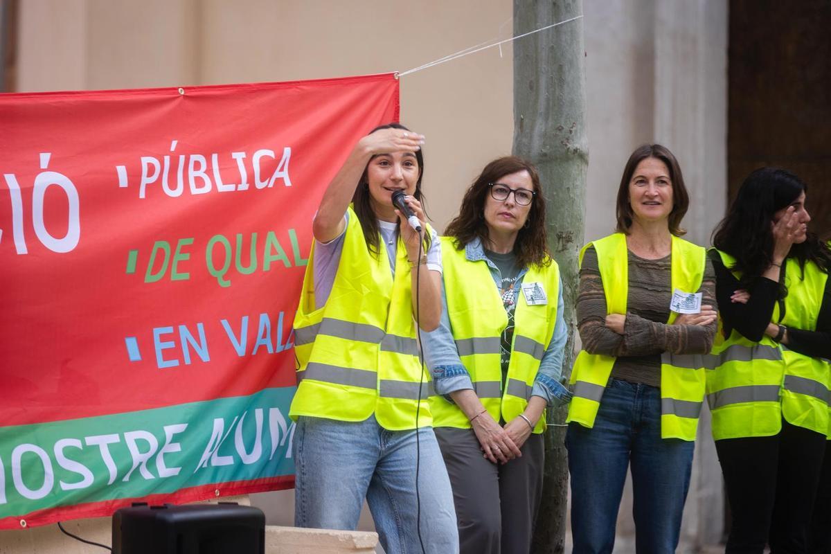 Los docentes se preparan para la huelga con encierros en los centros y ...