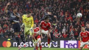 ¡Ver para creer! El golazo del portero del Benfica en el último minuto contra el Madrid
