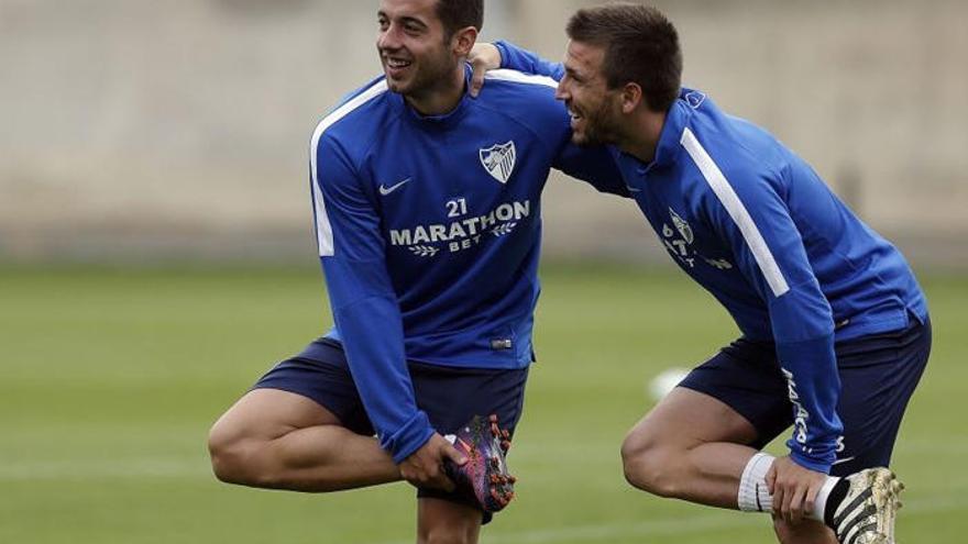 Jony Rodríguez, que pide paso como titular, y Camacho, durante un entrenamiento reciente.