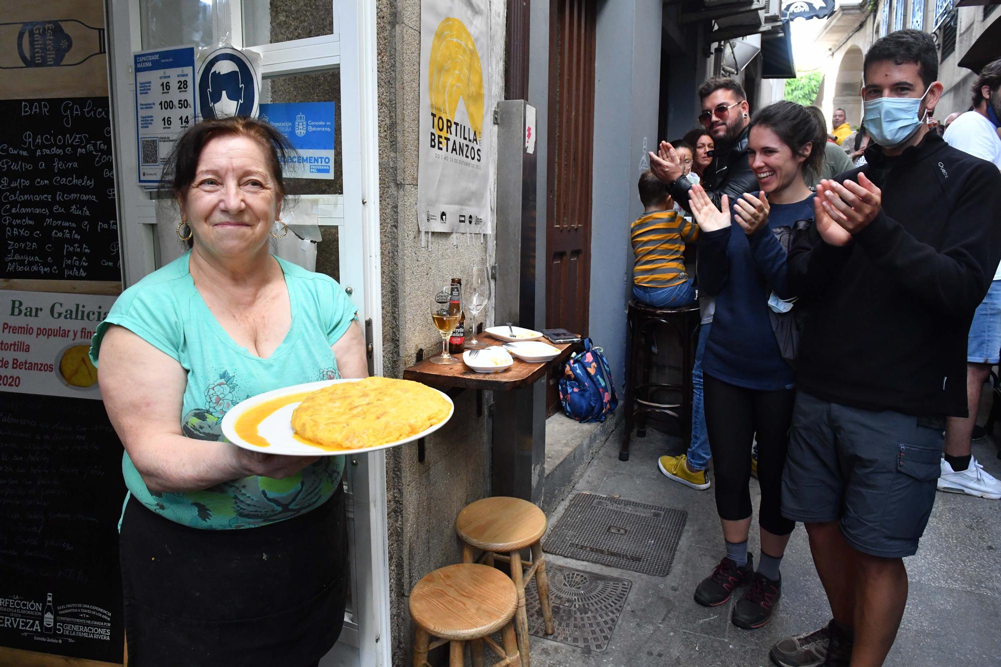 El Bar Galicia logra por primera vez el premio a la mejor tortilla de Betanzos