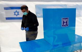 Los israelís votan por tercera vez en once meses con pocas esperanzas de tener un nuevo Gobierno