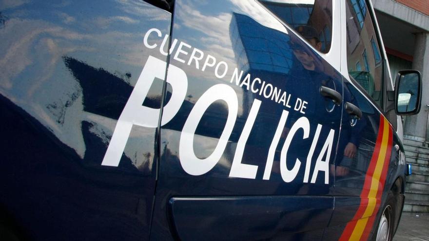 Roba a una mujer en un portal con ayuda de su hijo de 11 años, que &quot;dio confianza&quot; a la víctima