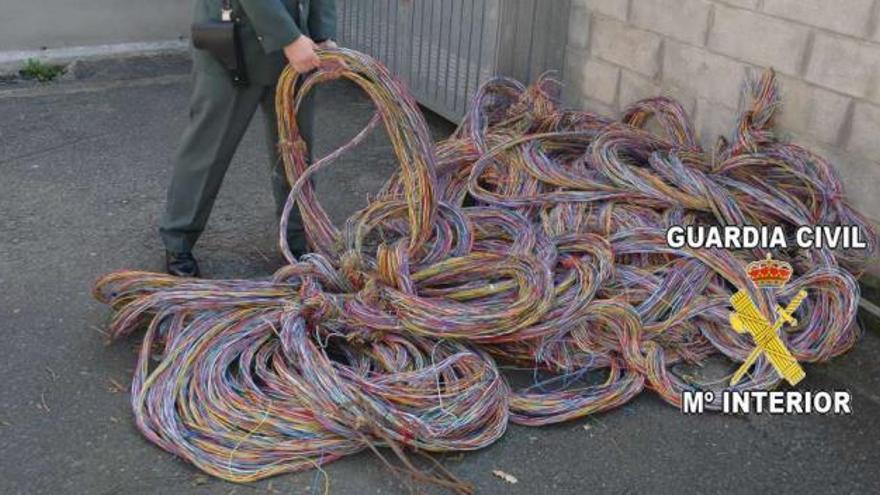 Cable incautado a los cuatro rumanos detenidos. // OPC Guardia Civil