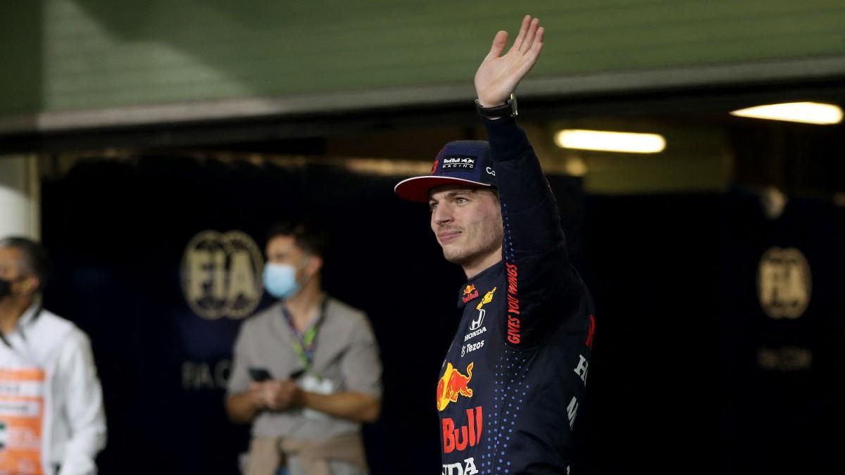 Verstappen saluda al público de Abu Dhabi