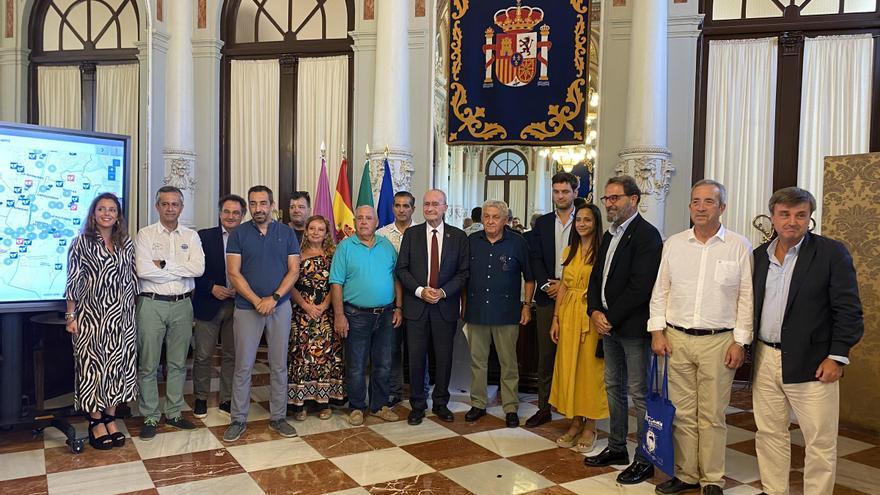 Málaga instala 14 nuevos desfibriladores