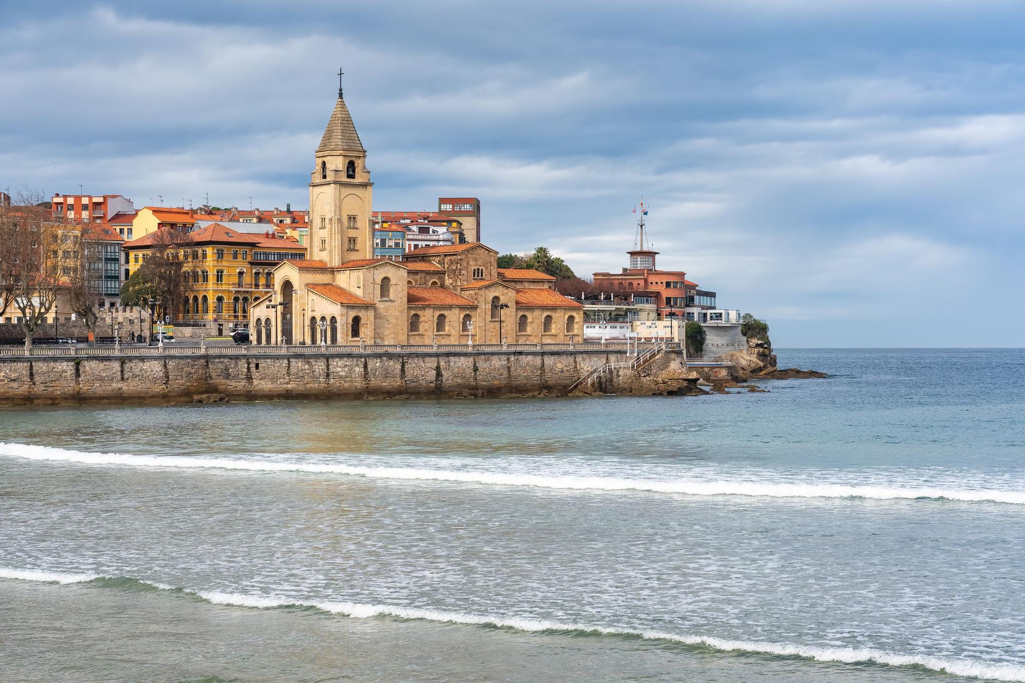 Iglesia de San Pedro en Gijón.