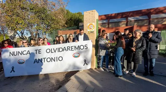 Dolor en Colonia Requena por el fallecimiento de Antonio Colomina