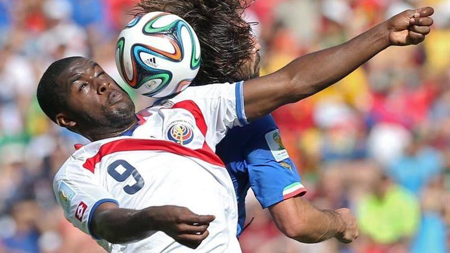 Costa Rica venció a Italia (1-0), pasa a octavos e elimina a Inglaterra