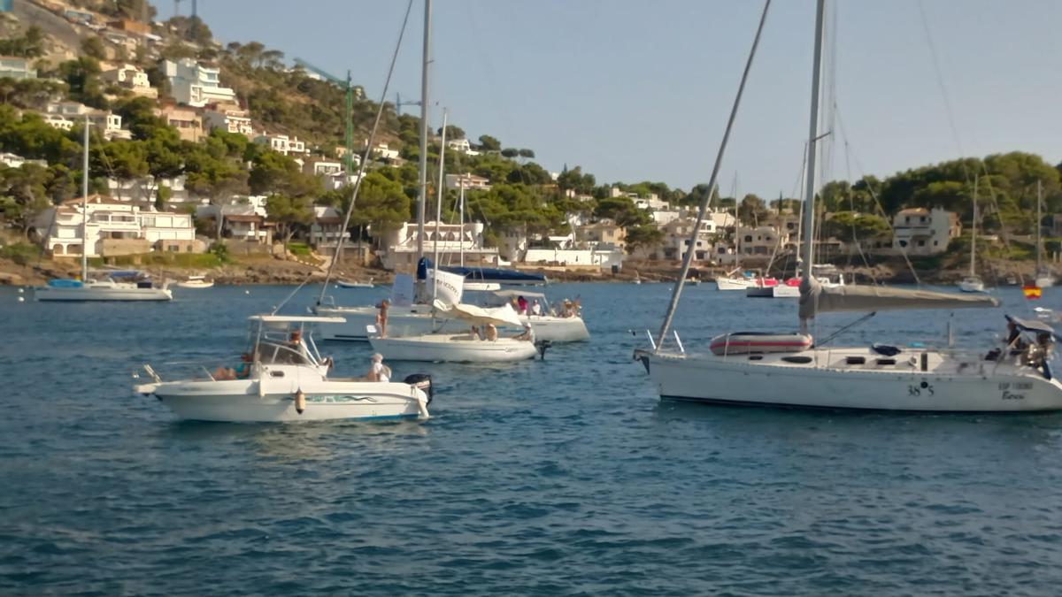 Las imágenes de la protesta de navegantes en el Port d'Andratx