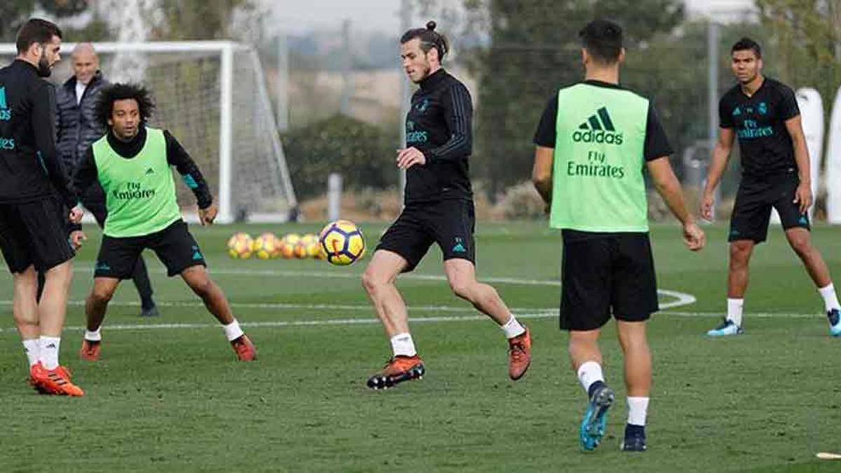 Gareth Bale participó en el entrenamiento