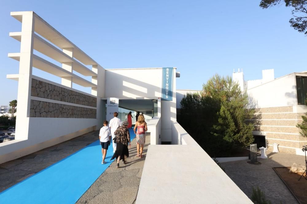 Entrada al Palacio de Congresos de Santa Eulària.